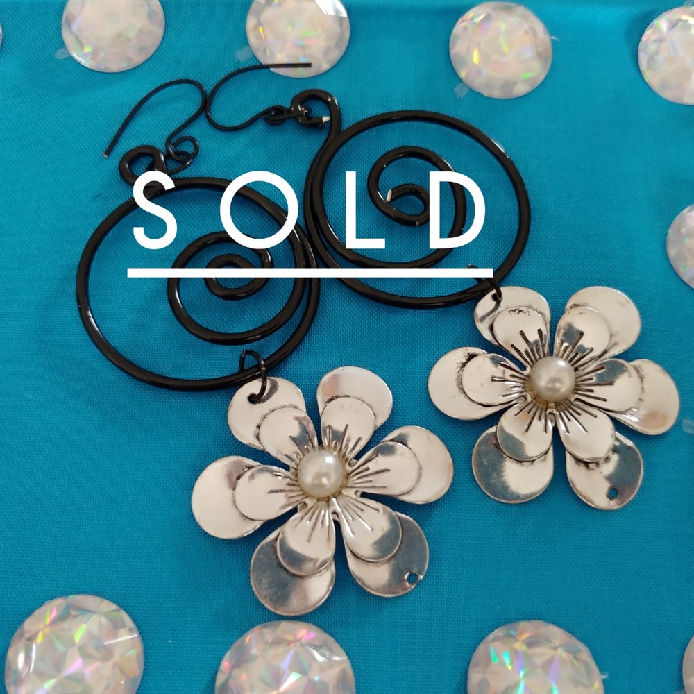 Black wire spiral flower earrings